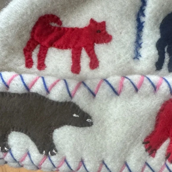 Cozy Hat with Bear Motif in Cream, Red, and Black - Picture 5 of 6